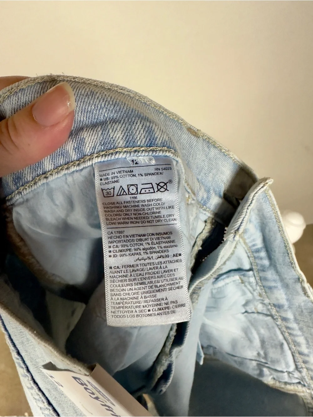 NWT Old Navy Boyfriend Jean Shorts Women’s Size 12 | Light Wash | 3” Inseam